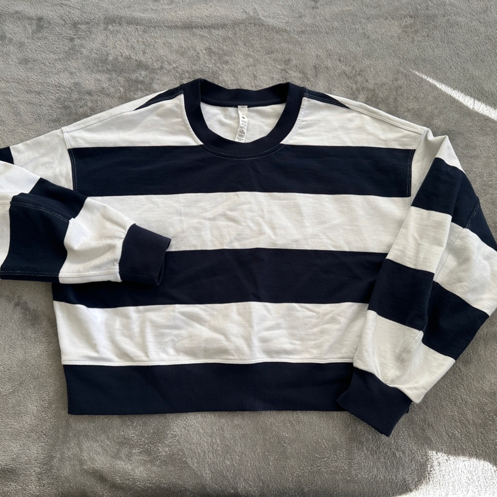 Lululemon Athletica Cropped Crewneck Sweatshirt